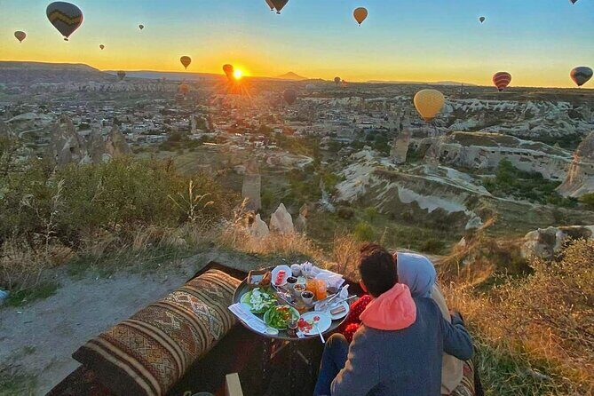 2 Days Private Cappadocia Tour with Professional Guide & Driver - Day 1: Devrent Valley and Avanos pottery, the right warm-up