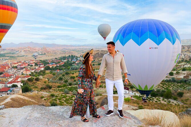 Balloons watching Tour w/ PickUp, Breakfast - Love Valley chase: sunrise light, fairy chimneys, and balloons overhead