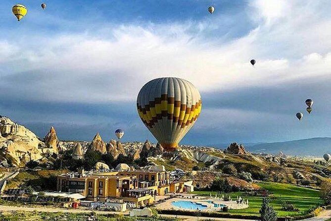 Cappadocia: Balloon Flight at Sunrise - English support and using a mobile ticket