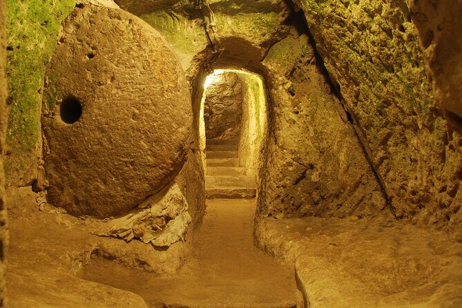Cappadocia Guided Green Tour with Lunch & Entrance Fees - Pigeon Valley: carved homes and wide-open photo angles