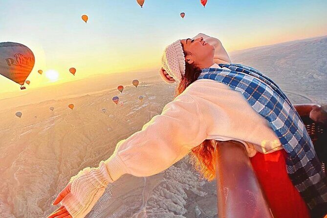 Cappadocia Hot Air Balloon Flight and Rainbow Balloons - Guides, group size, and keeping the experience calm