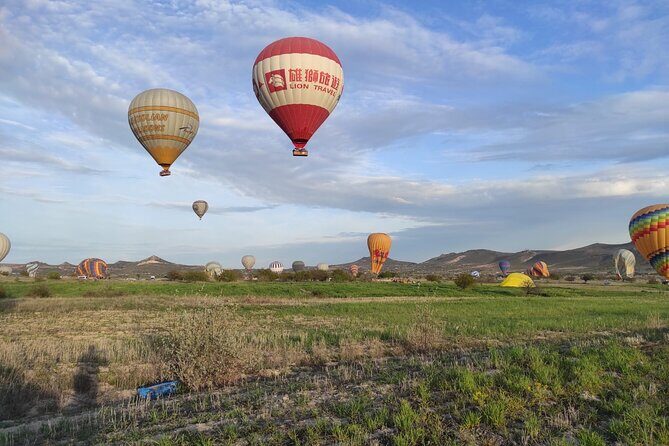 Cappadocia Hot Air Balloon Flight / Over Goreme & FairyChimneys - Going Over Göreme National Park: What the Flight Really Feels Like