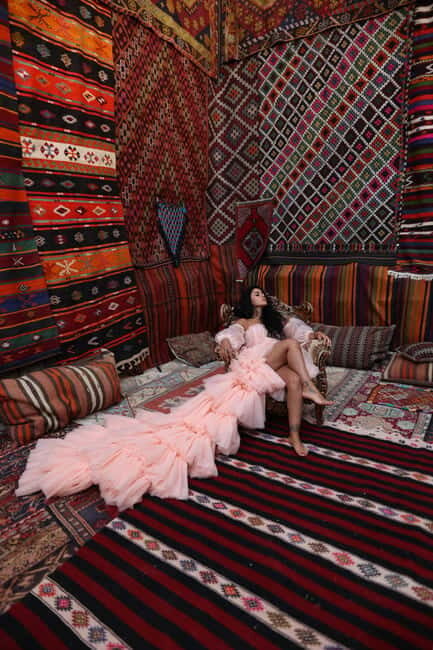 Cappadocia: Photo Shooting With Flying Dress & Carpet House - What Makes the Photographer Approach Different