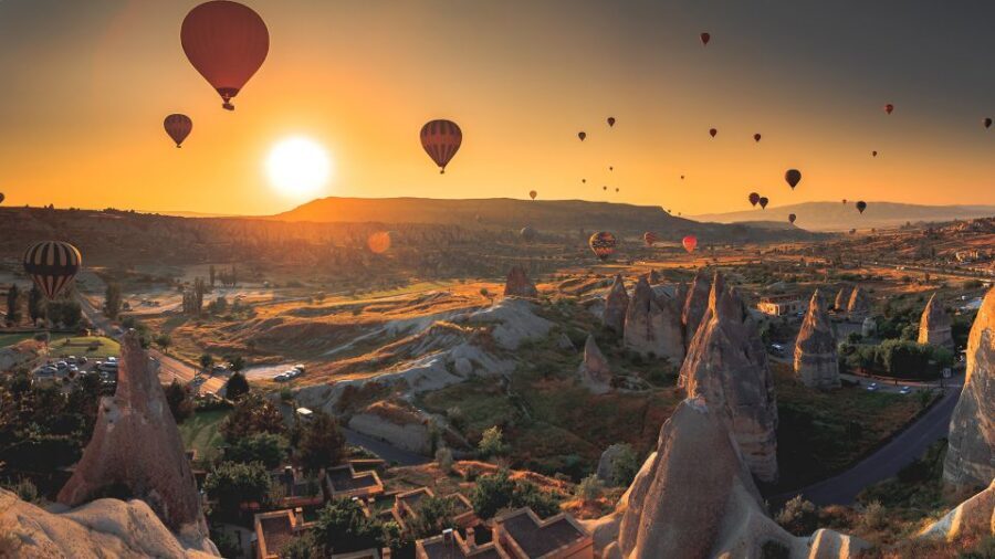 Cappadocia: Private Guided Tour - Rose Valley hike: how the pink tones happen