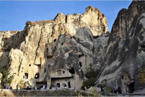 Cappadocia Red Tour (pro guide, transfer incl) - Stop 1: Uçhisar Castle for the first big view