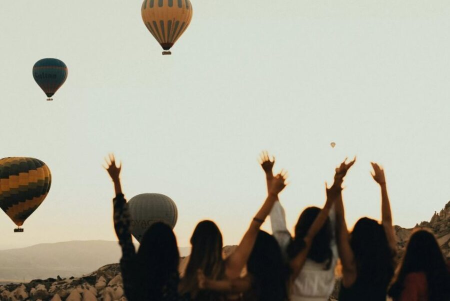 Cappadocia: Sunrise Balloon Watching Tour with Photographer - The pro photographer part: guidance beats guesswork