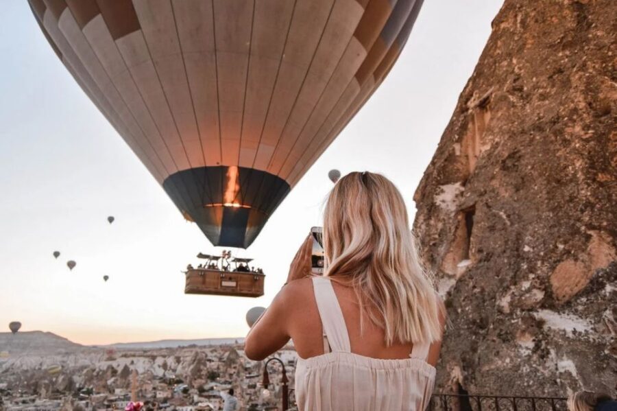 Cappadocia: Sunrise Balloon Watching Tour with Photographer - Comfort tips that help your photos (and your morning)