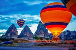 Cappadocia: Sunrise Hot Air Balloon, Göreme & Fairy Chimneys - Pre-flight safety briefing: what you should expect (and what to wear)