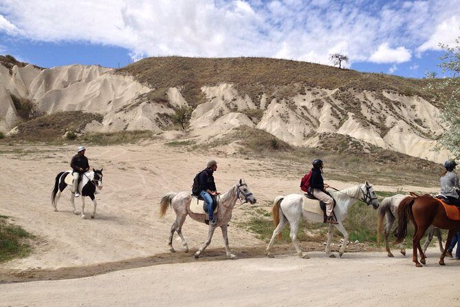 Cappadocia Sunset Horse Riding through the Valleys and Fairy Chimneys - Group size, guidance, and what safety really means here