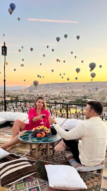 Cappadocia: Terrace Photo Spot With Balloon Flight View - Timing and weather: how to dress for a cold sunrise in Cappadocia