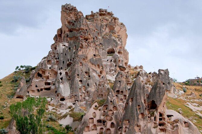 Focusing on must-see places of Cappadocia - Avanos pottery demonstration: a break from stone into craft