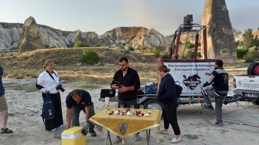 Göreme: Luxury Hot Air Balloon Flight in Göreme Valleys - Return to your hotel by late morning: perfect for Green and Red Tours