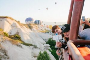Hot Air Balloon, Best of Red and Green Guided 1-Day Tour - The Sunrise Balloon: What You’ll See and What to Expect on the Ground