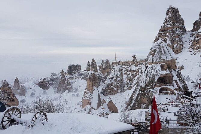 Red and Green Combined Tour +Lunch - Uchisar Castle: the rock-top viewpoint, not the inside tour
