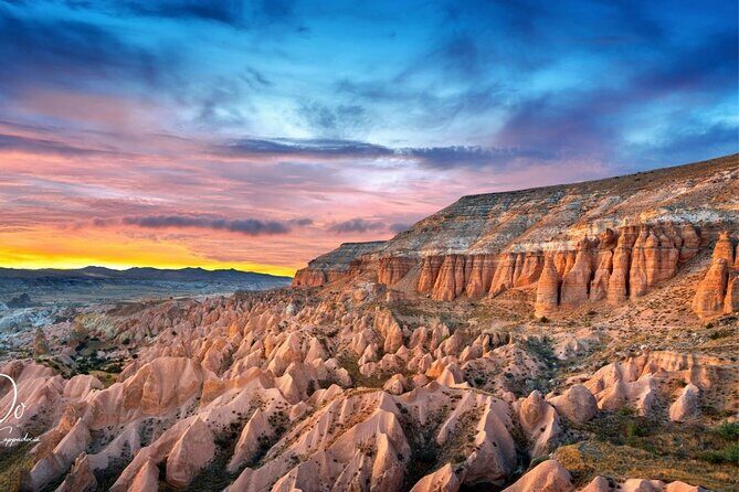 Red & Rose Valley Sunset Hiking Tour with a Trekking Dog "Oscar" - From hotel pickup to a smooth 5:00 pm meetup