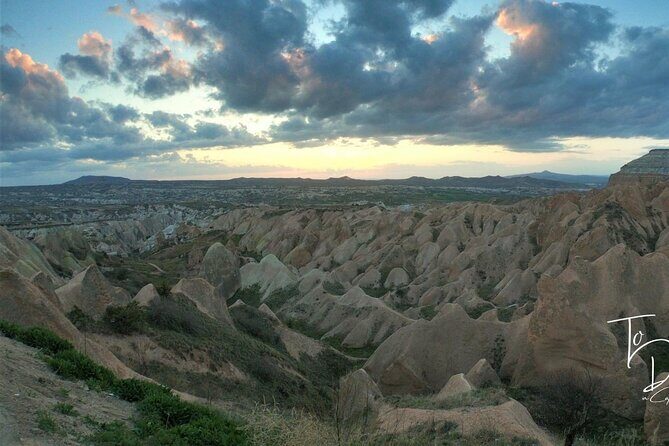 Red & Rose Valley Sunset Hiking Tour with a Trekking Dog "Oscar" - How challenging is it, and what shoes you actually need