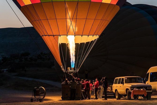 Sunrise Hot Air Balloon Flight Over Göreme & Fairy Chimneys - Basket Comfort and Mobility: The Real-World Considerations
