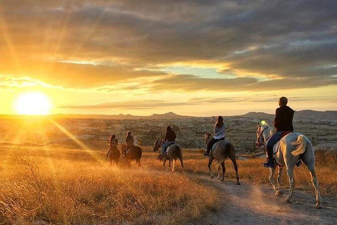 Sunset Horse Back Riding tour - What’s Included, What Isn’t, and What You Should Bring