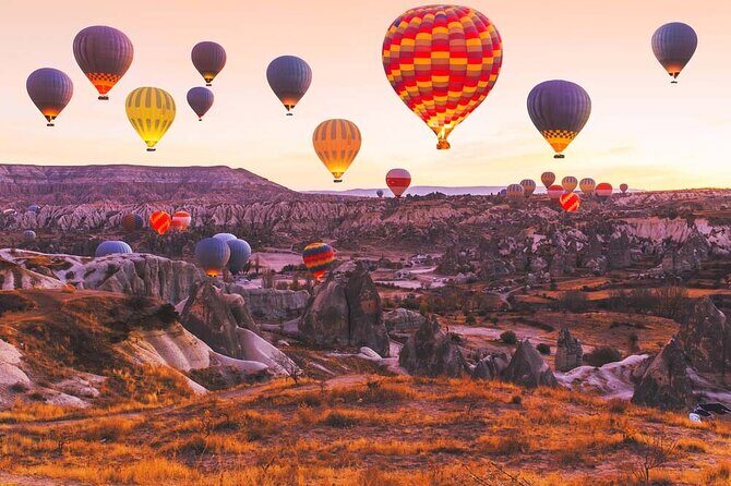 Watching Balloons on Cappadocia Sky(People Have Fear of Heights) - The balloon prep phase: where the photos actually get good